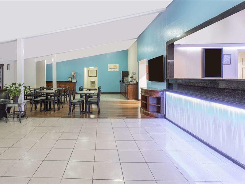 Days Inn By Wyndham Virginia Beach Town Center Exteriör bild