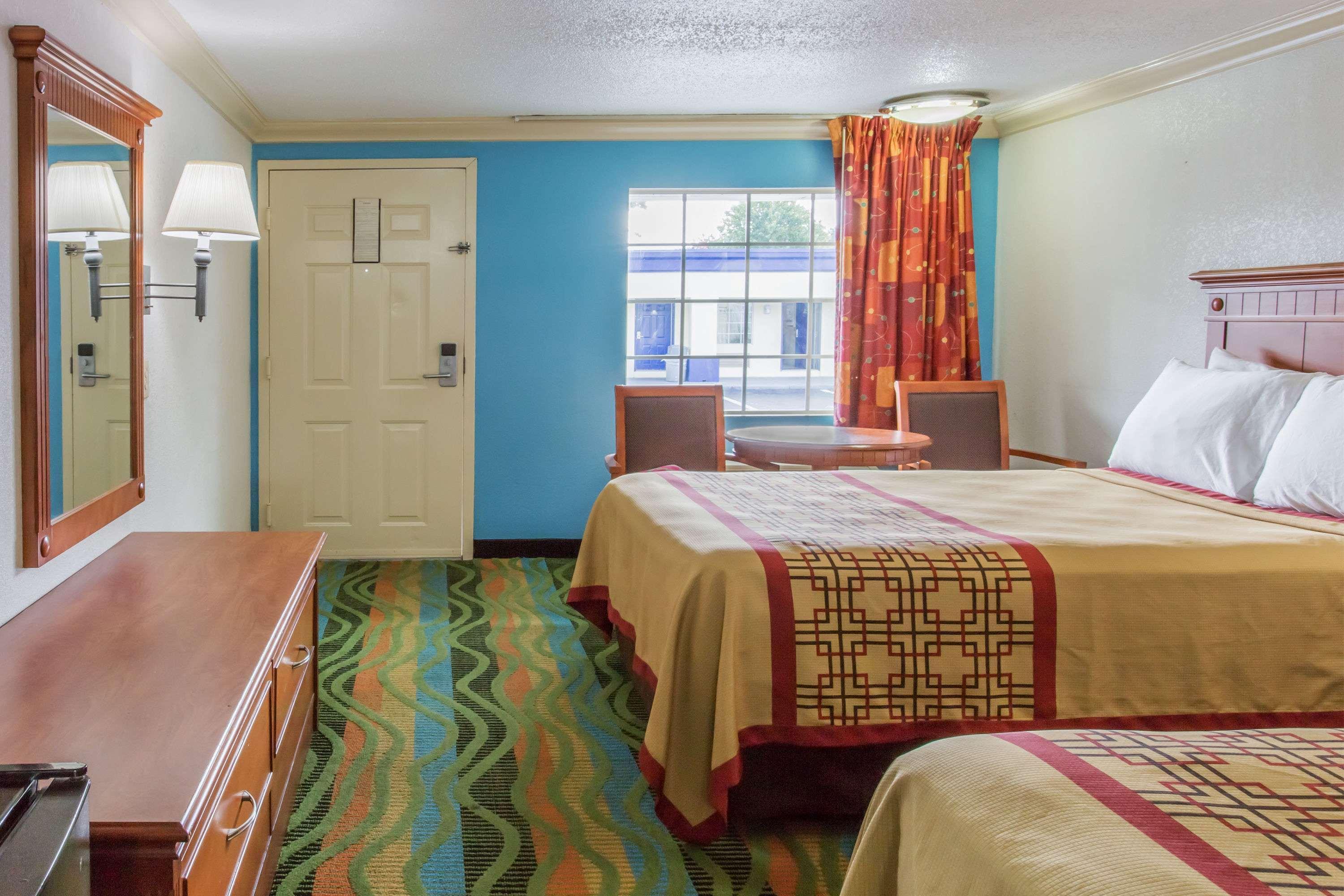 Days Inn By Wyndham Virginia Beach Town Center Exteriör bild