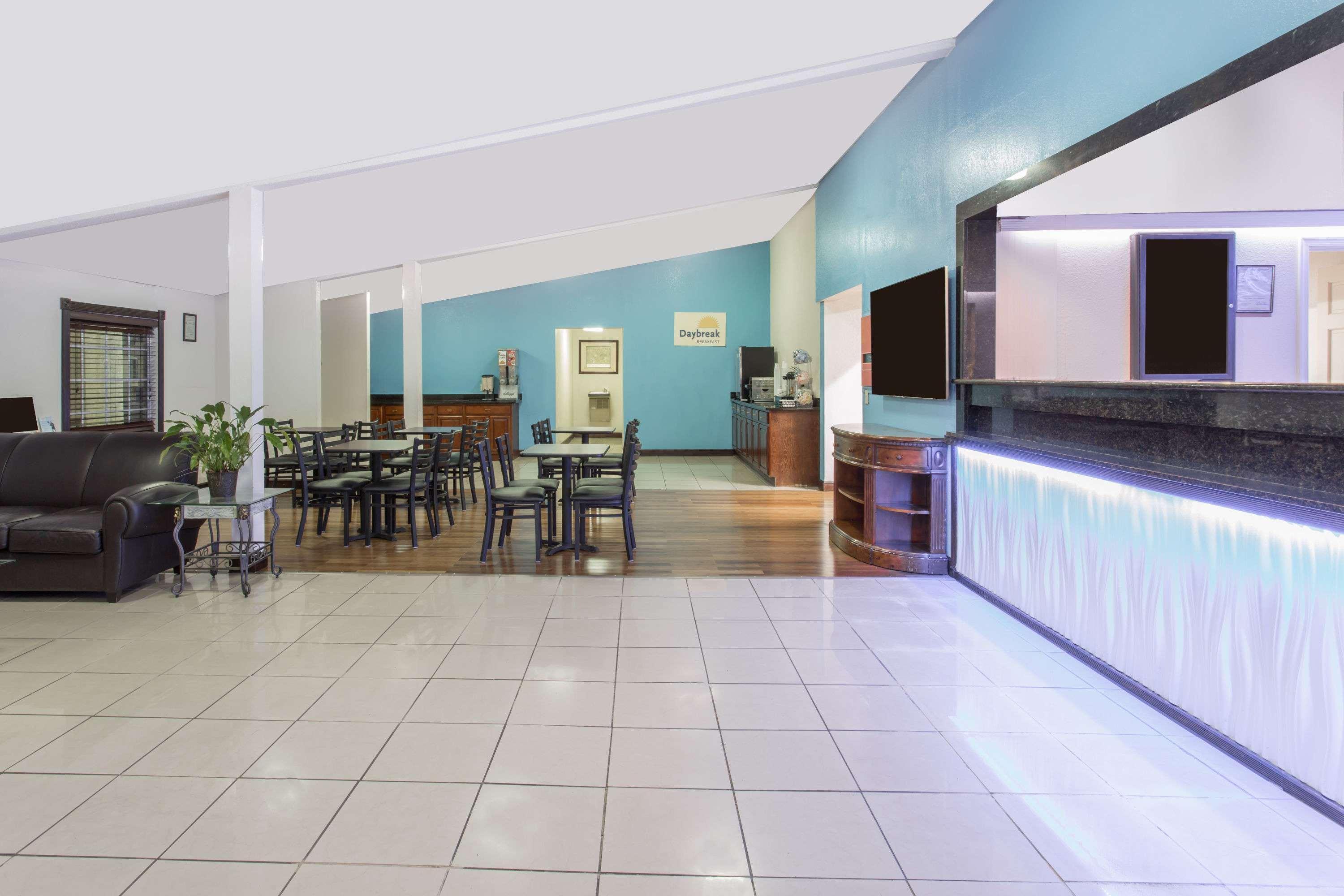Days Inn By Wyndham Virginia Beach Town Center Exteriör bild
